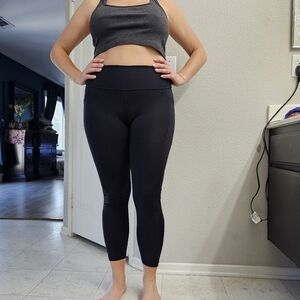 Women's Cute & Comfy Victoria's Secret Small Black Leggings Athleisure Pockets.